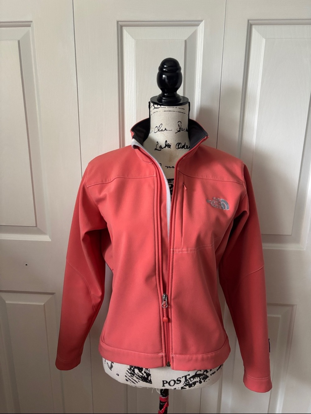 The North Face 7 Summits Project Apex Everest Coral fitted jacket Sz small.